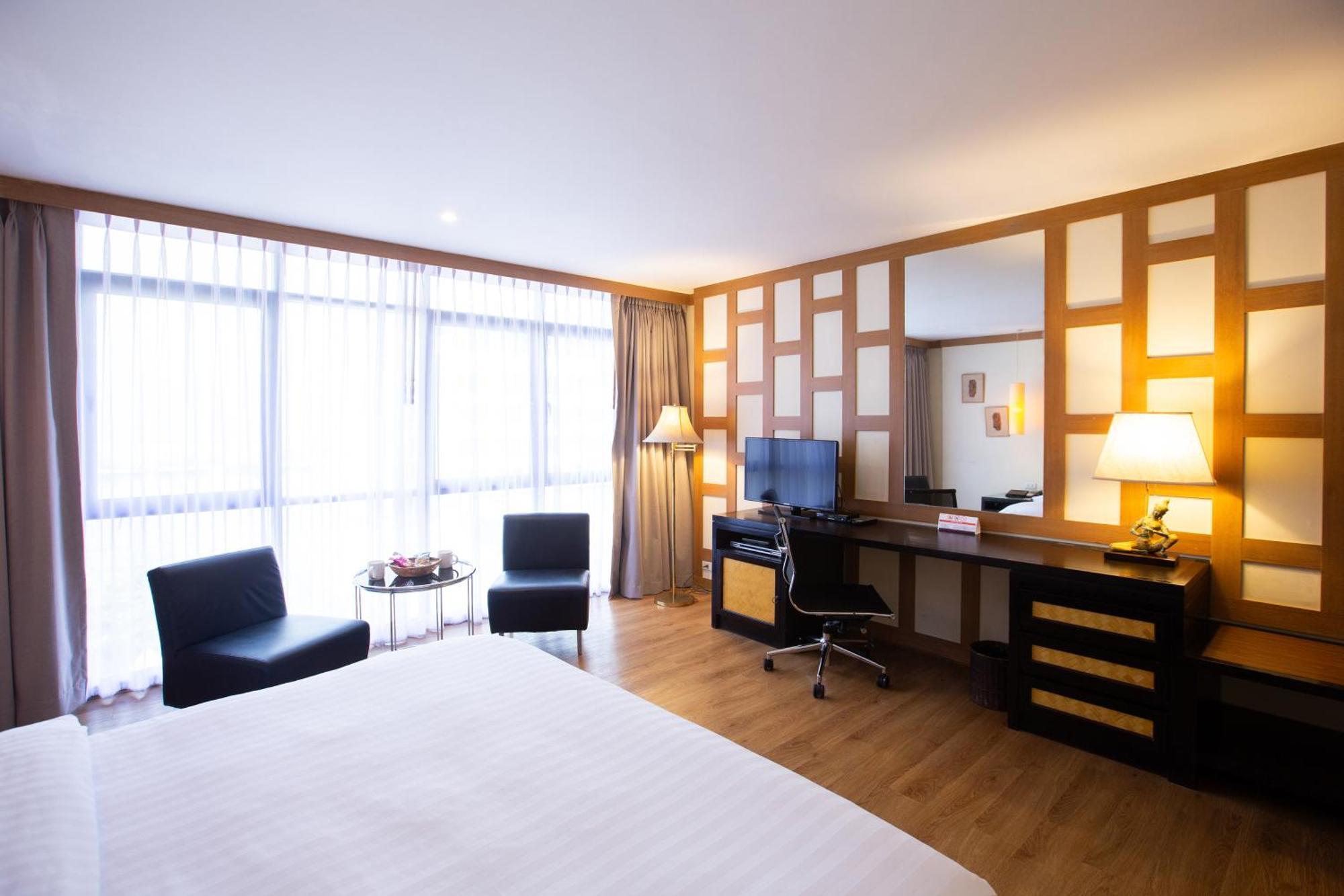 The Tarntawan Hotel Surawong Banguecoque Exterior foto