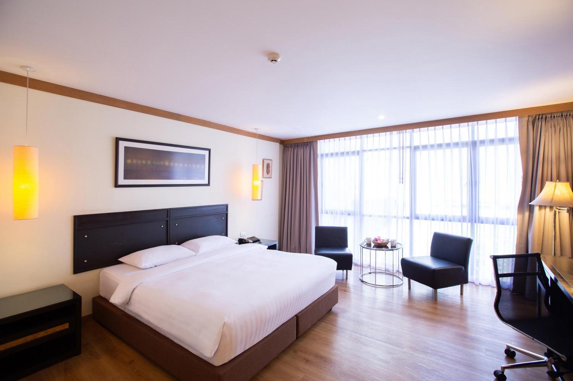 The Tarntawan Hotel Surawong Banguecoque Exterior foto
