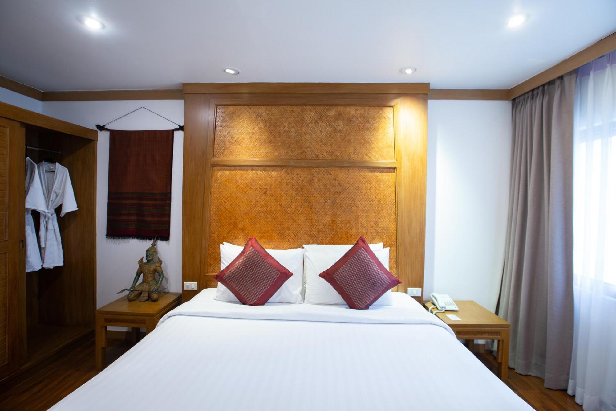 The Tarntawan Hotel Surawong Banguecoque Quarto foto