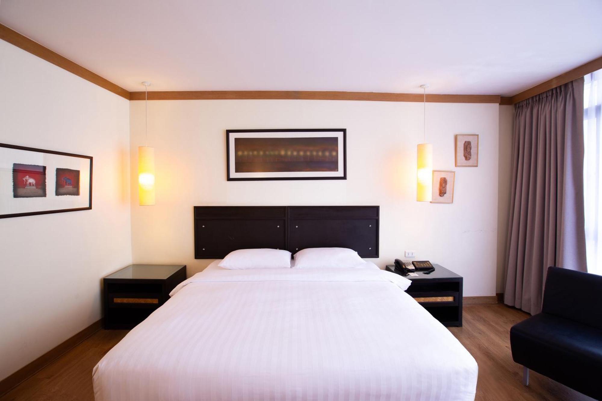 The Tarntawan Hotel Surawong Banguecoque Exterior foto