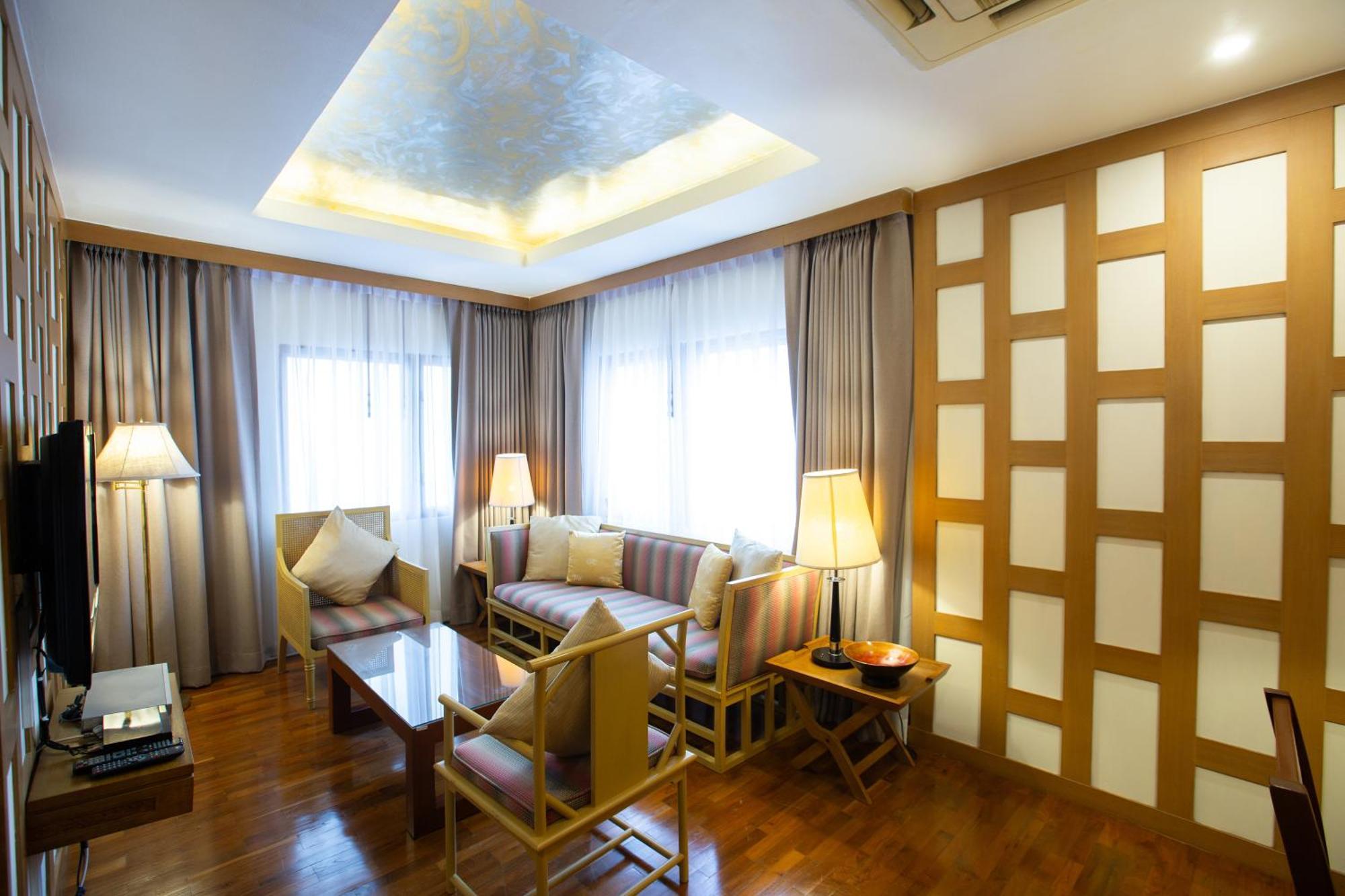 The Tarntawan Hotel Surawong Banguecoque Exterior foto