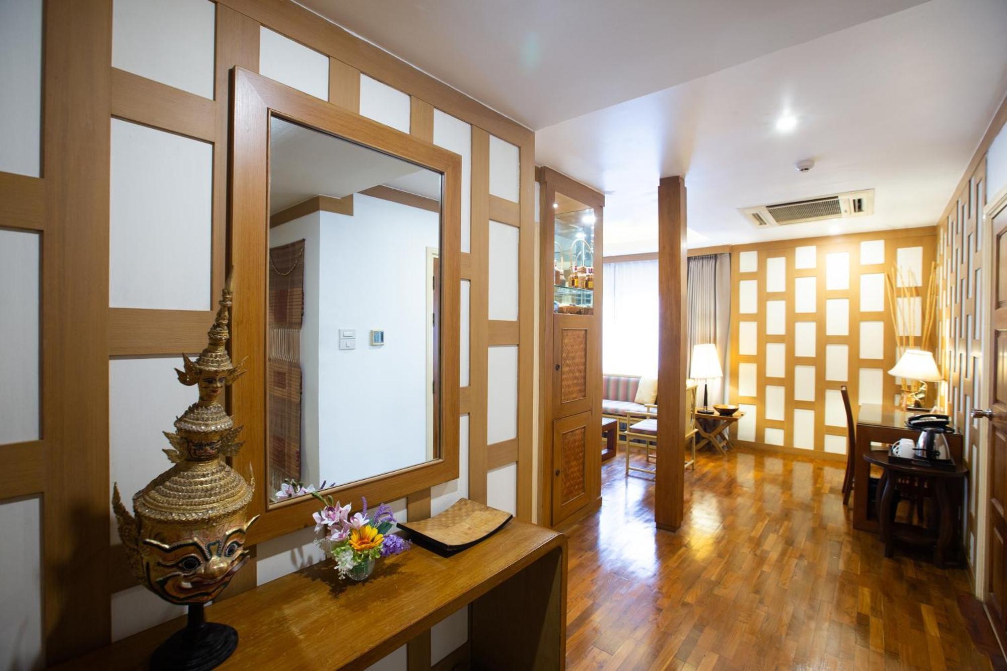 The Tarntawan Hotel Surawong Banguecoque Exterior foto